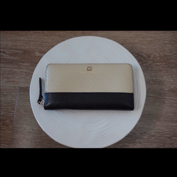 Kate Spade Wallet - Picture 1 of 4